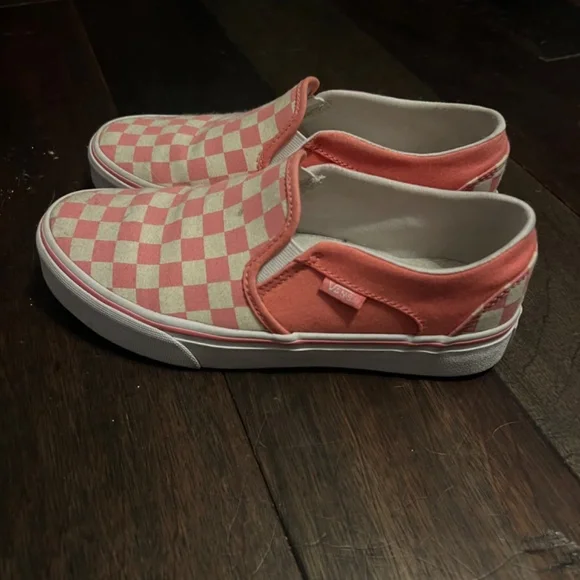 Vans - Picture 2 of 4